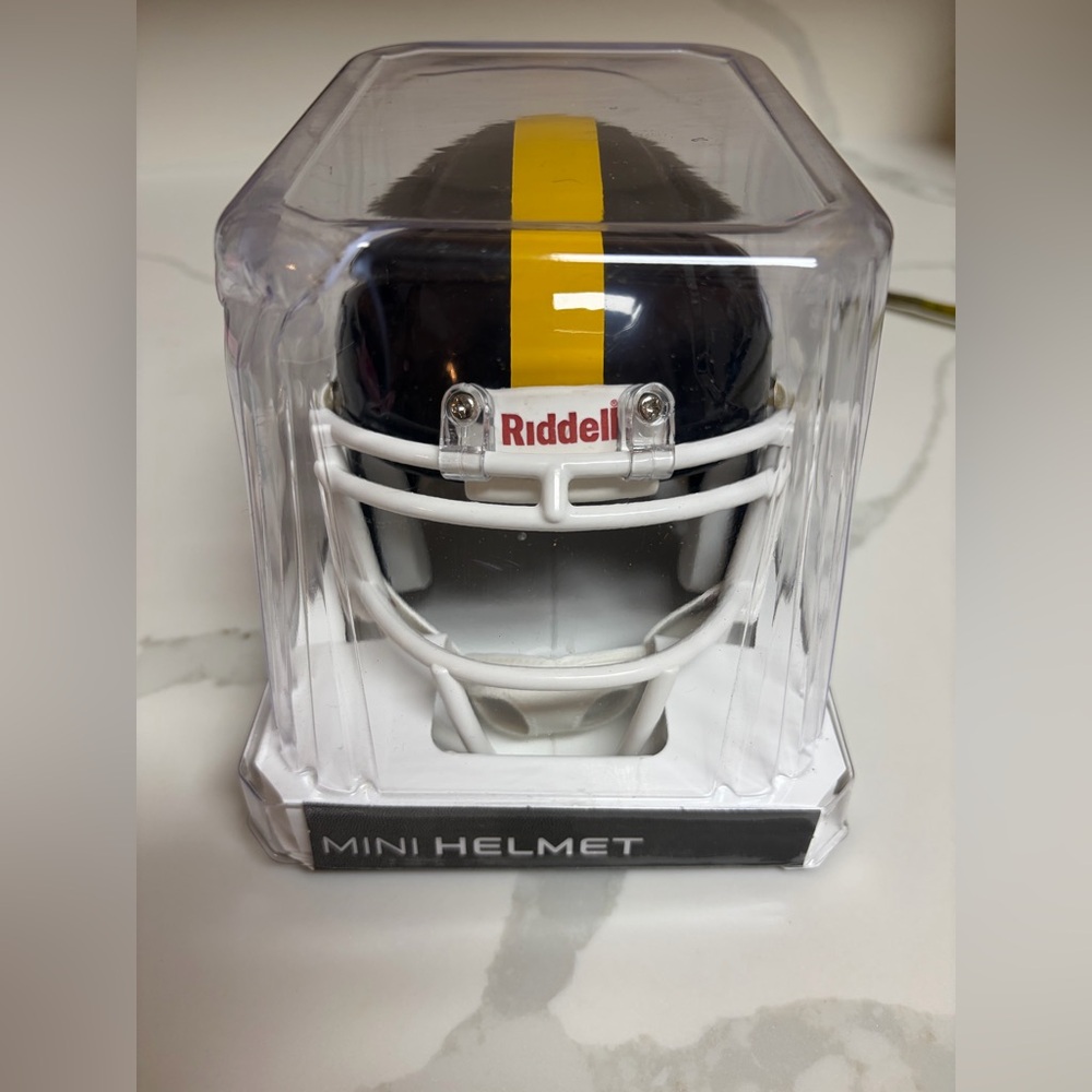 Corona Mini Helmet by Riddell - Picture 3 of 6
